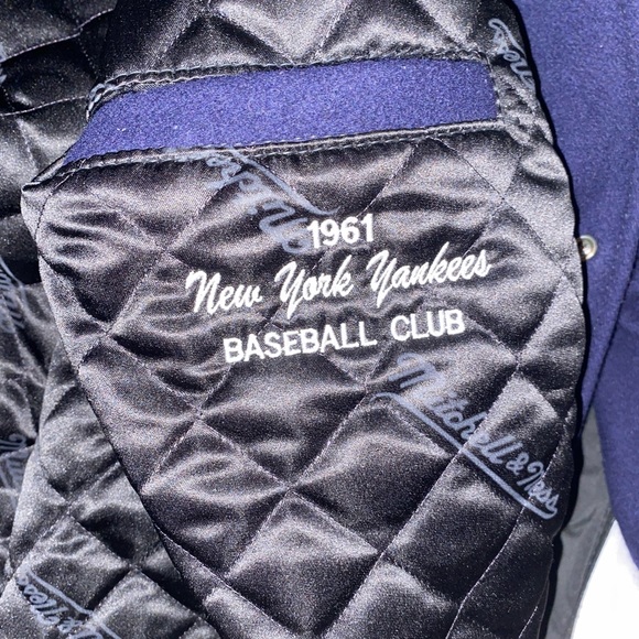 Mitchell & Ness Cooperstown Collection Yankees Wool Jacket - Picture 3 of 9